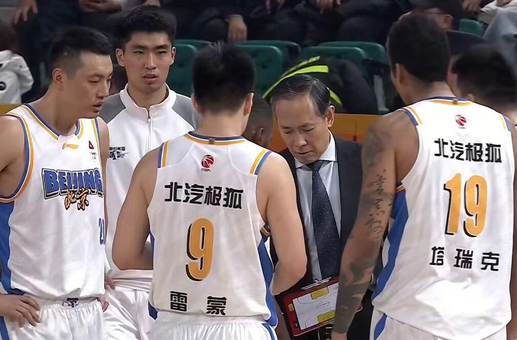 字母哥首选热火,雄鹿陷交易两难