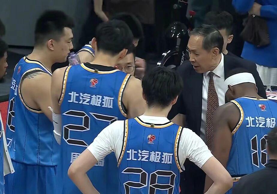 魔术21分大胜热火：字母哥缺席克莱7中0 班凯罗24分贝恩23分