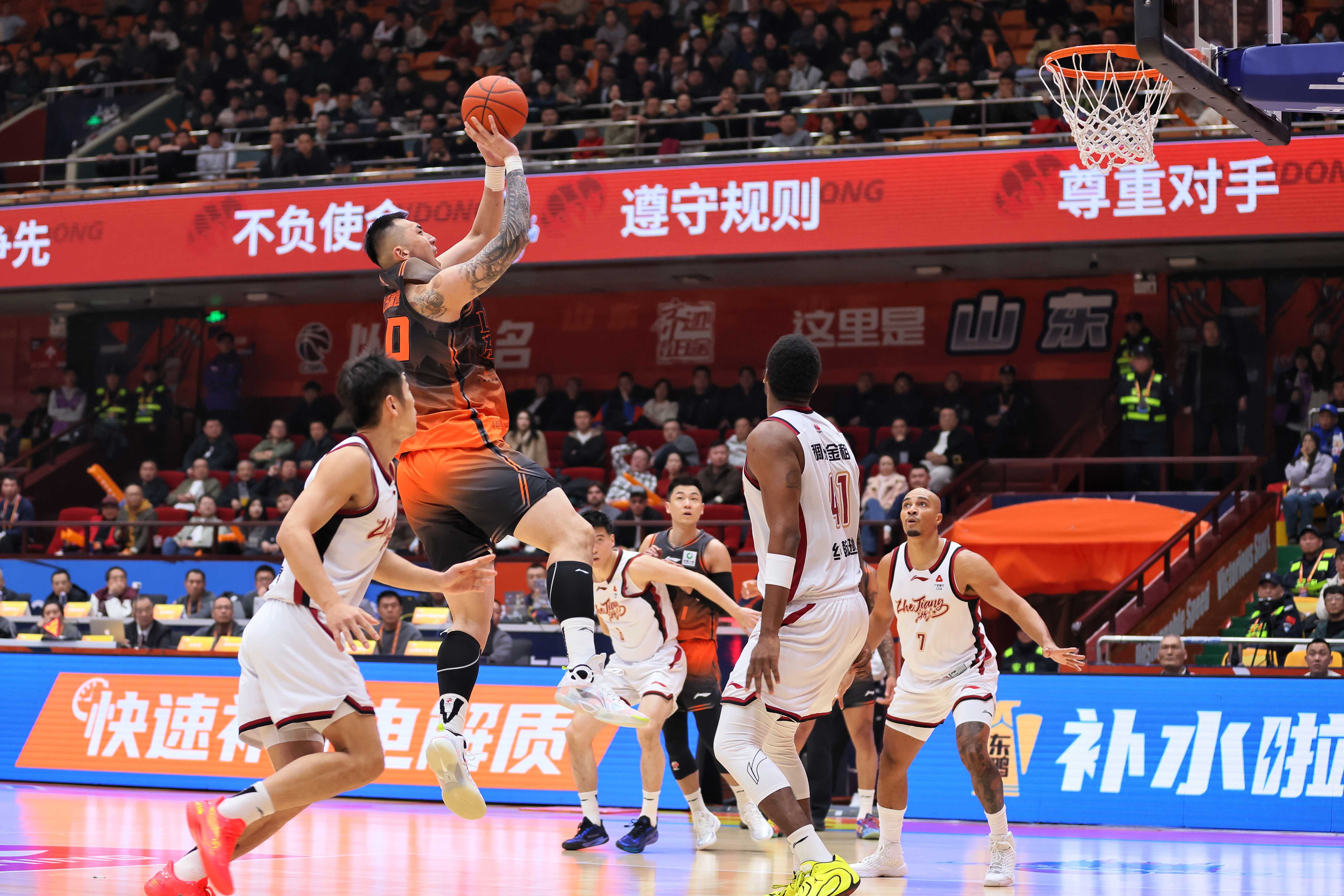 尼克斯三核曾共创维拉诺瓦王朝 如今距离NBA总冠军只差一胜