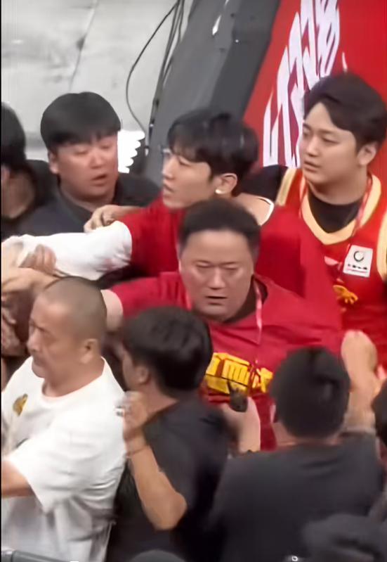 爱游戏体育奥尼尔透露在组建球队时，他会选择勒布朗·詹姆斯，而不是科比