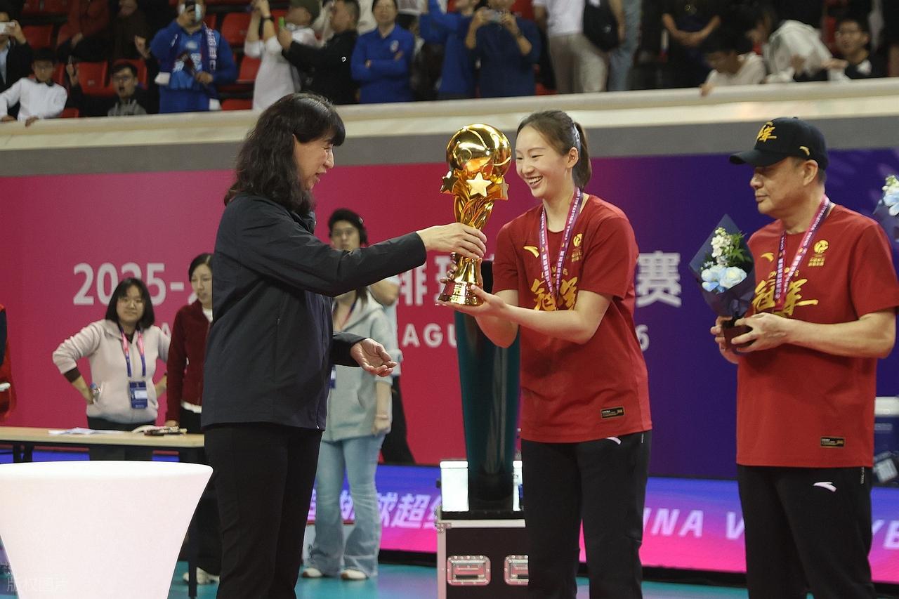 历史首队！马刺5场总决赛首节全领先10+ 限制尼克斯22中4创新低