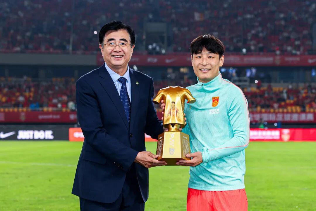 爱游戏体育卡塔尔补时绝平瑞士斩获队史首分